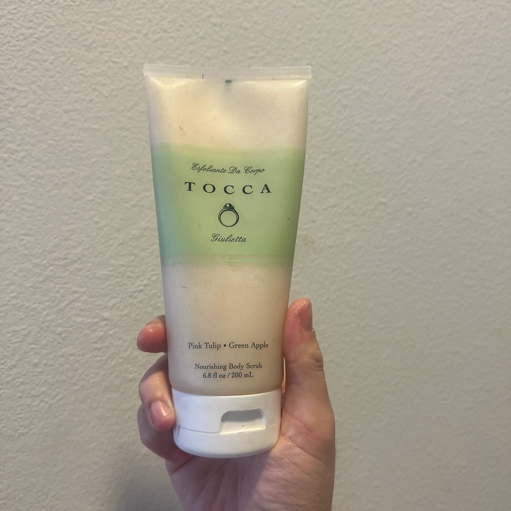 NEW Tocca Giulietta: Green Apple & Pink Tulip Body Scrub